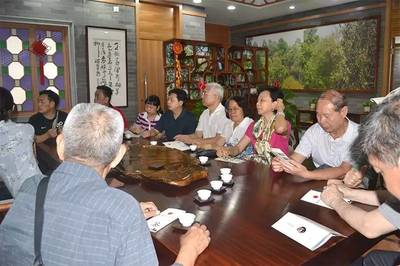 廣東省委辦公廳老干部工作處組織退休老干部到灜悅農業生態綜合體驗園進行拓展活動和文化交流。